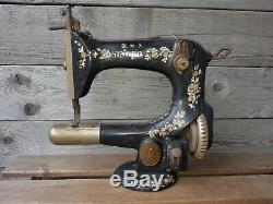 Extremely Rare Original 1918 last day WWI Model 25-4 Singer sewing machine