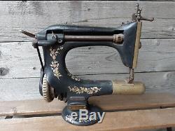 Extremely Rare Original 1918 last day WWI Model 25-4 Singer sewing machine