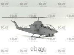 ICM 32062 1/32 AH-1G Cobra with Vietnam War US Helicopter Pilots scale model
