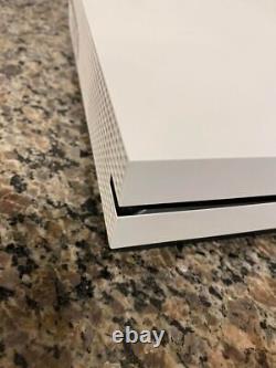 Microsoft Xbox One S 500GB White with Wired Controller World War Z VWG 324202