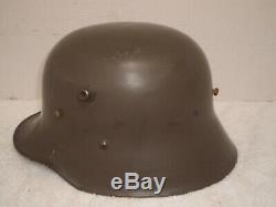 WW1 German/Austrian M17 steel helmet, size 64