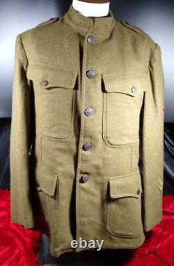World War 1 US Army Uniform Missing Lapel Pins/ 2 sets of arm chevrons