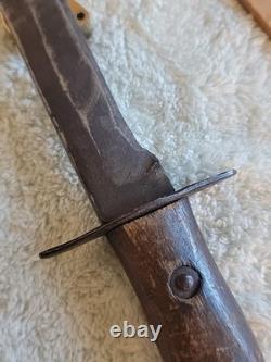 World War One German Trench-Boot Knife, 6.5 Blade, 10.25 Overall, Wood Handle