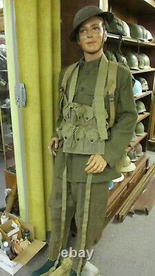 Ww1 US military uniform a gear with mannequin