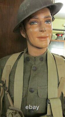 Ww1 US military uniform a gear with mannequin